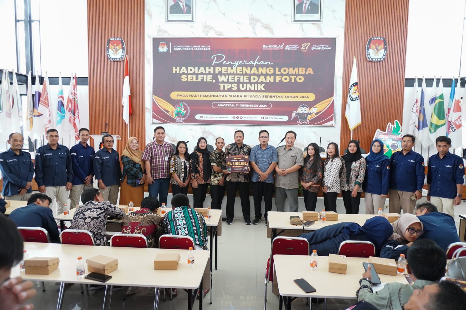 TPS 005 DUKUH WONOMULYO  RAIH PENGHARGAAN TPS TERUNIK NO. 2 SE-KABUPATEN MAGETAN DENGAN TEMA "TEMPO DOELOE"